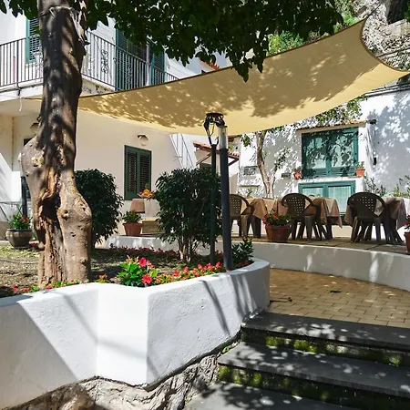 Fabiana Bed & Breakfast 2*