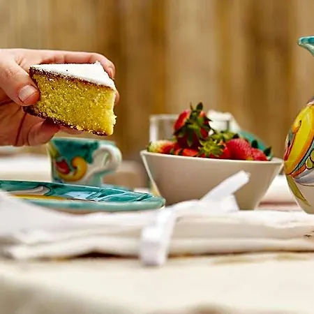 Alojamento de Acomodação e Pequeno-almoço Fabiana Amalfi